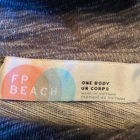 FB MOVEMENT-FREE PEOPLE Beach Cocoon Cowl Pullover OS - Picture 7 of 8